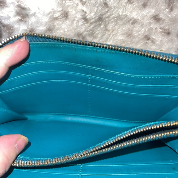 MIU MIU wallet in great condition🩵 - Picture 3 of 4